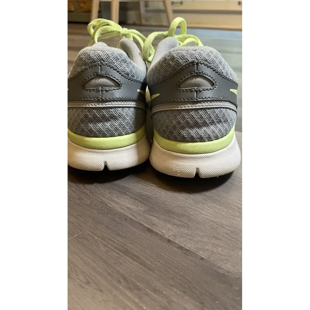 Nike‎ Womens Flex 512108-003 Gray Green Running Shoes Lace Up Low Top Size 9